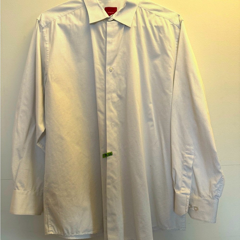Fantastic white Alfani dress shirt.